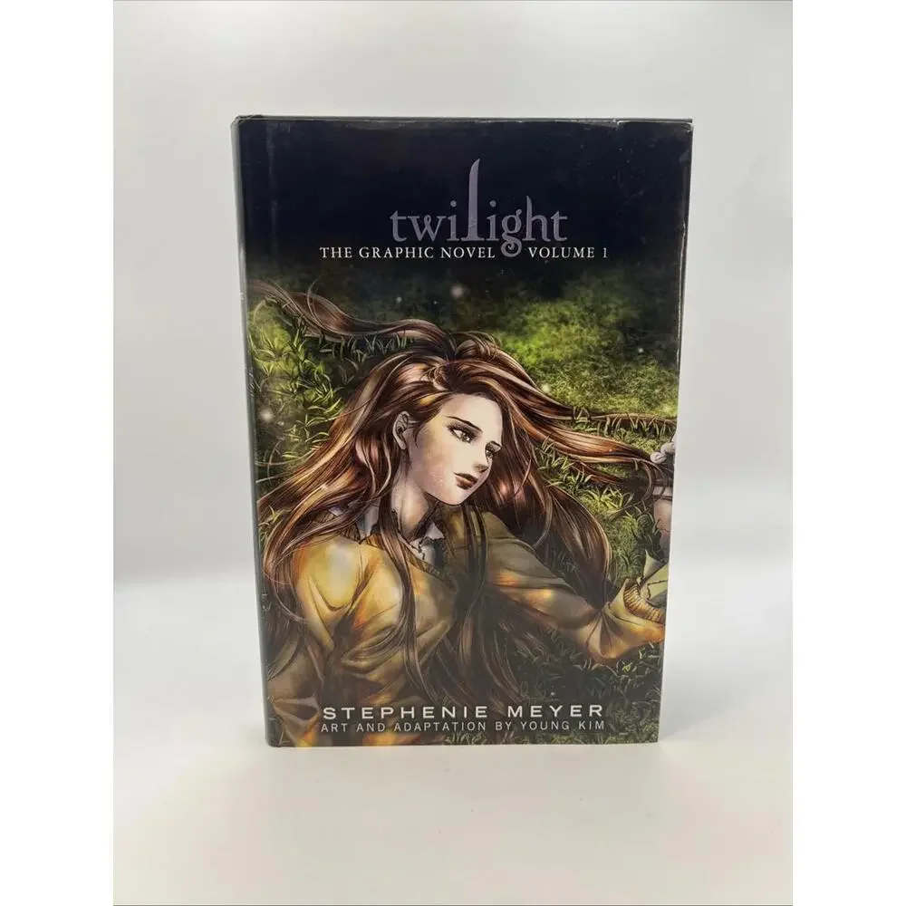 Twilight: The Graphic Novel, Volume 1 - Picture 1 of 6